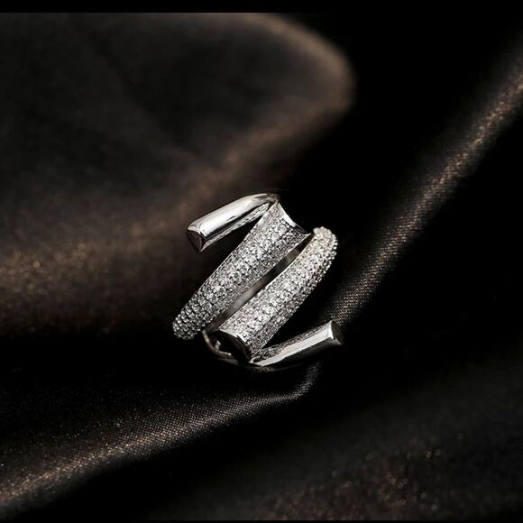 Luxury Silver Hug Ring Open Ring - Picture 1 of 2